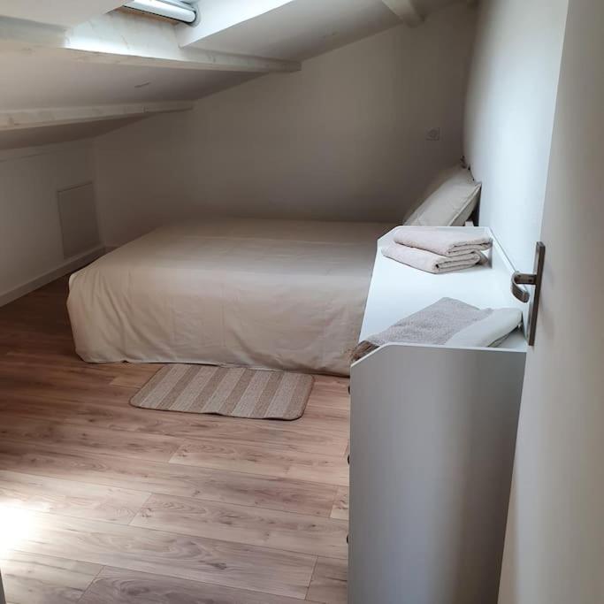 Appartement Duplex Sous Les Toits à Riez Extérieur photo